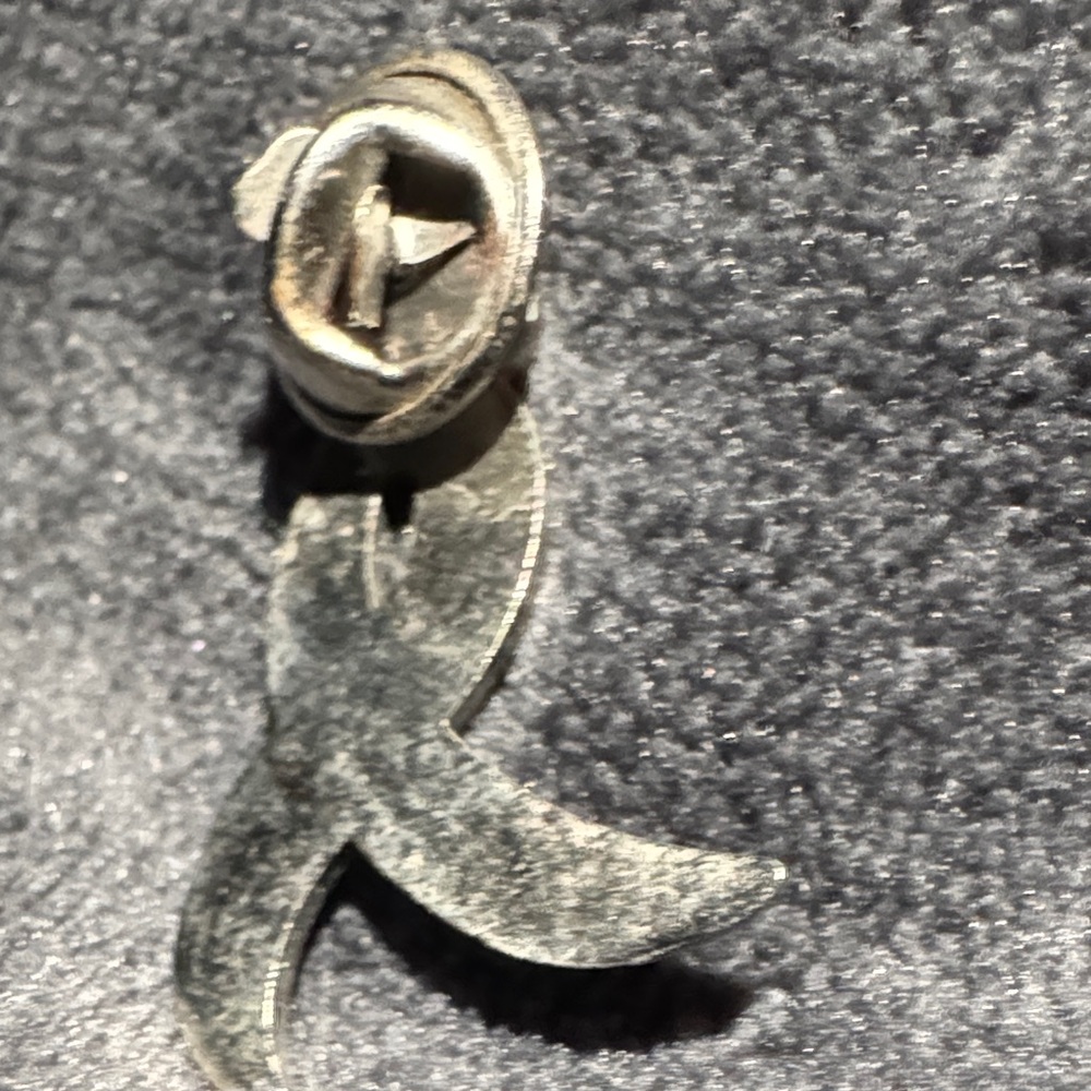 Pink Awareness Ribbon Brooch - Picture 3 of 4